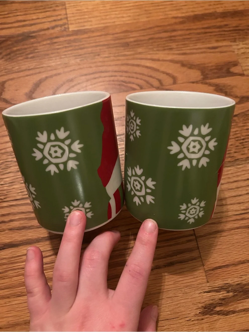 Crate&Barrel Lot of 4 Holiday/Christmas/Xmas Themed Snowman Patterned Mugs
